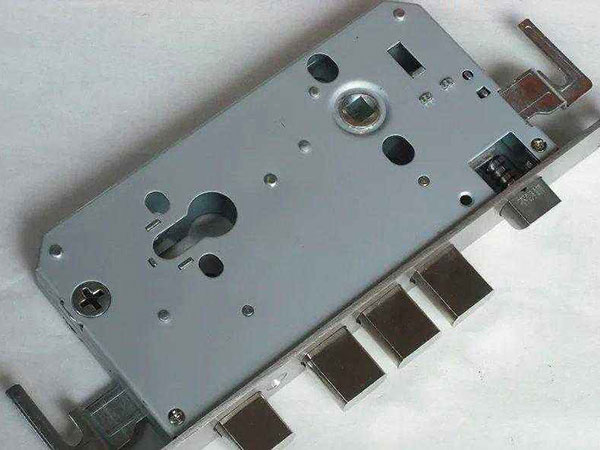 行唐24小时上门开锁公司