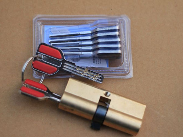 行唐24小时上门开锁公司